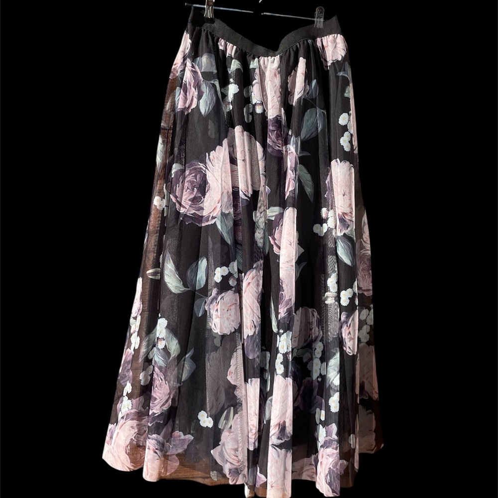 Floral  pleated Black Skirt